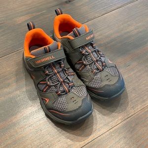 MERRELL Hiking/Trail  Shoe - Boys size 2
